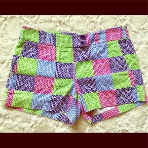 Cute block pattern Vineyard Vines Shorts